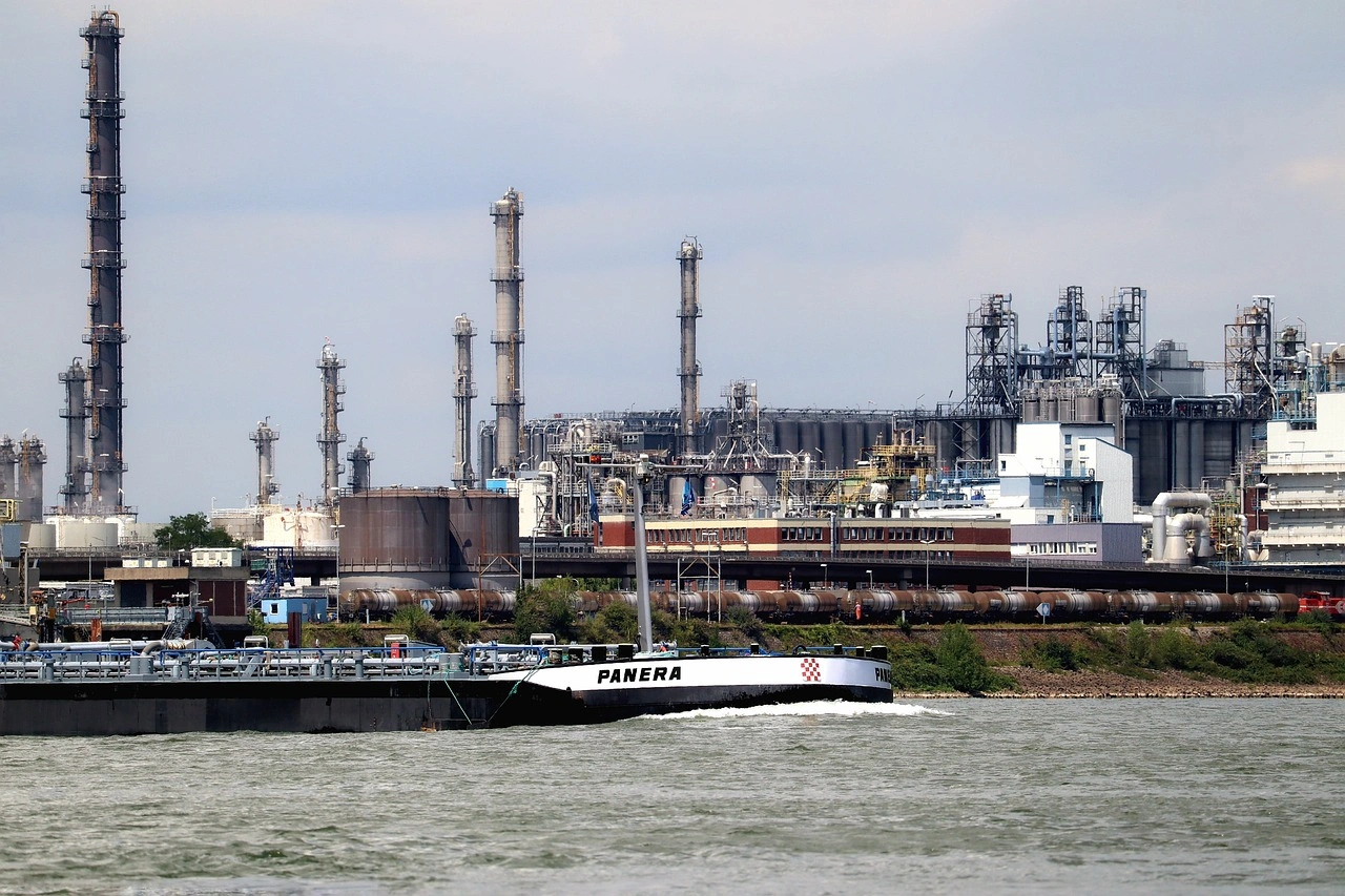 Market-responsive structured solutions in energy trading